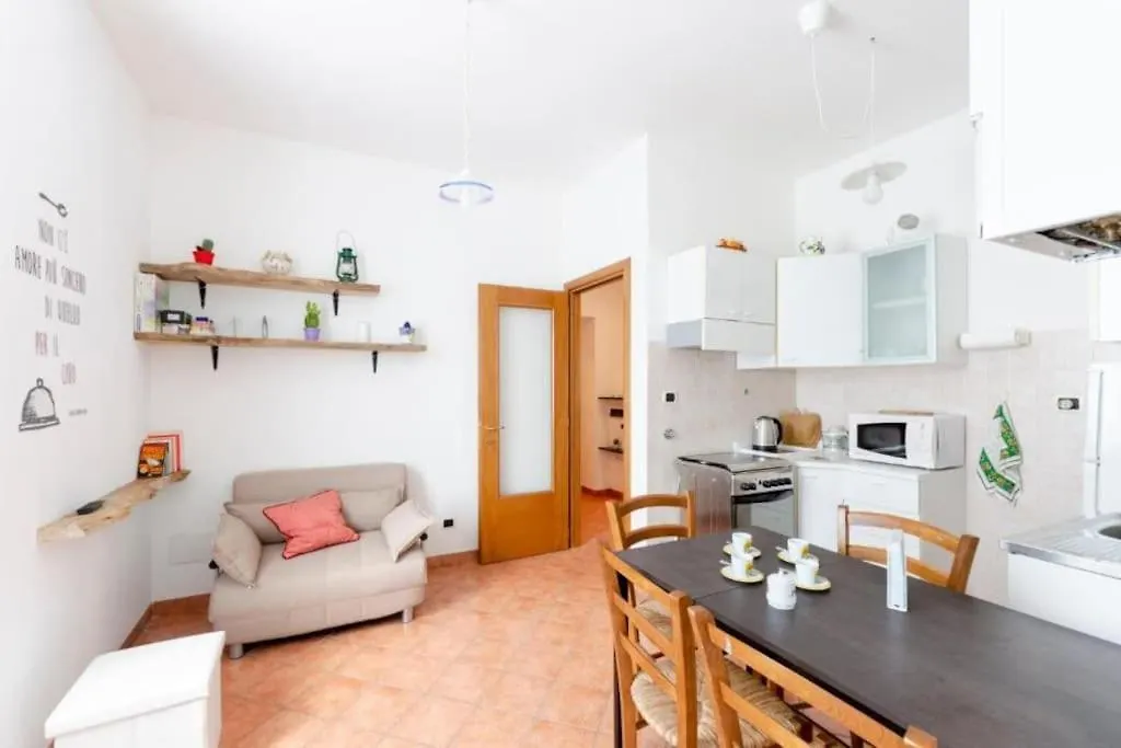 Apartment Il Glicine Di Villa Vittoria Nel Verde A Pochi Minuti Di Auto Dalle Spiagge Borgonovo