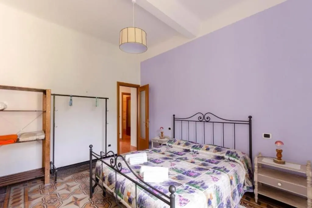 Il Glicine Di Villa Vittoria Nel Verde A Pochi Minuti Di Auto Dalle Spiagge Borgonovo