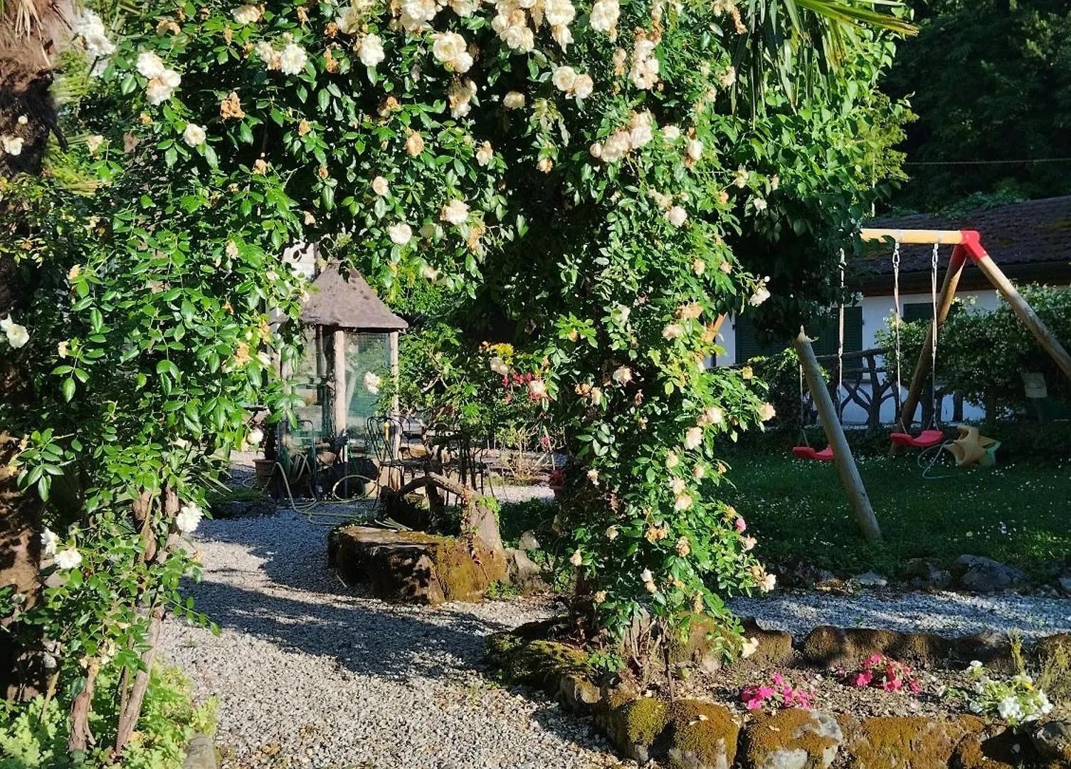 Apartment Il Glicine Di Villa Vittoria Nel Verde A Pochi Minuti Di Auto Dalle Spiagge Borgonovo
